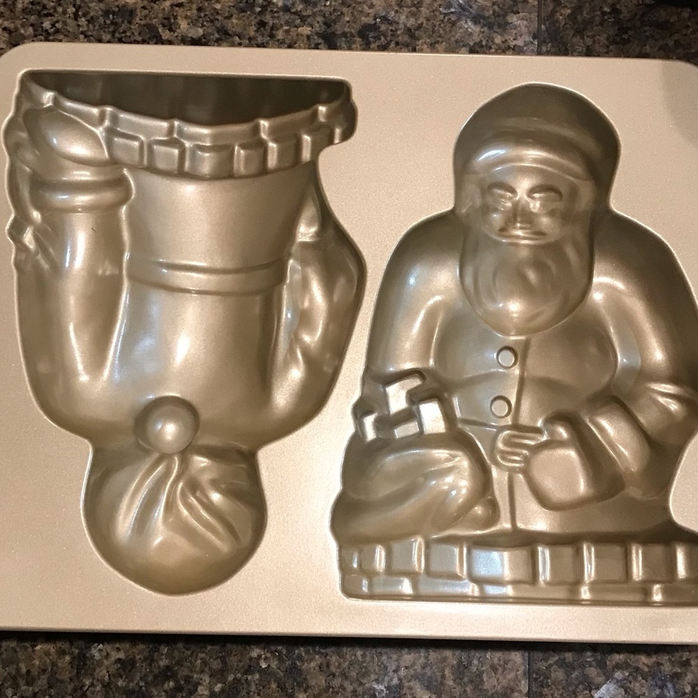 Nordic Ware Gold Santa Cake Pan